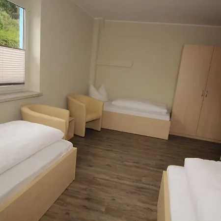 Kutterfisch Kajueten Direkt Im Stadthafen ساسنيتز