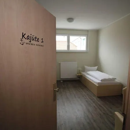 Kutterfisch Kajüten Direkt Im Stadthafen Privatunterkunft